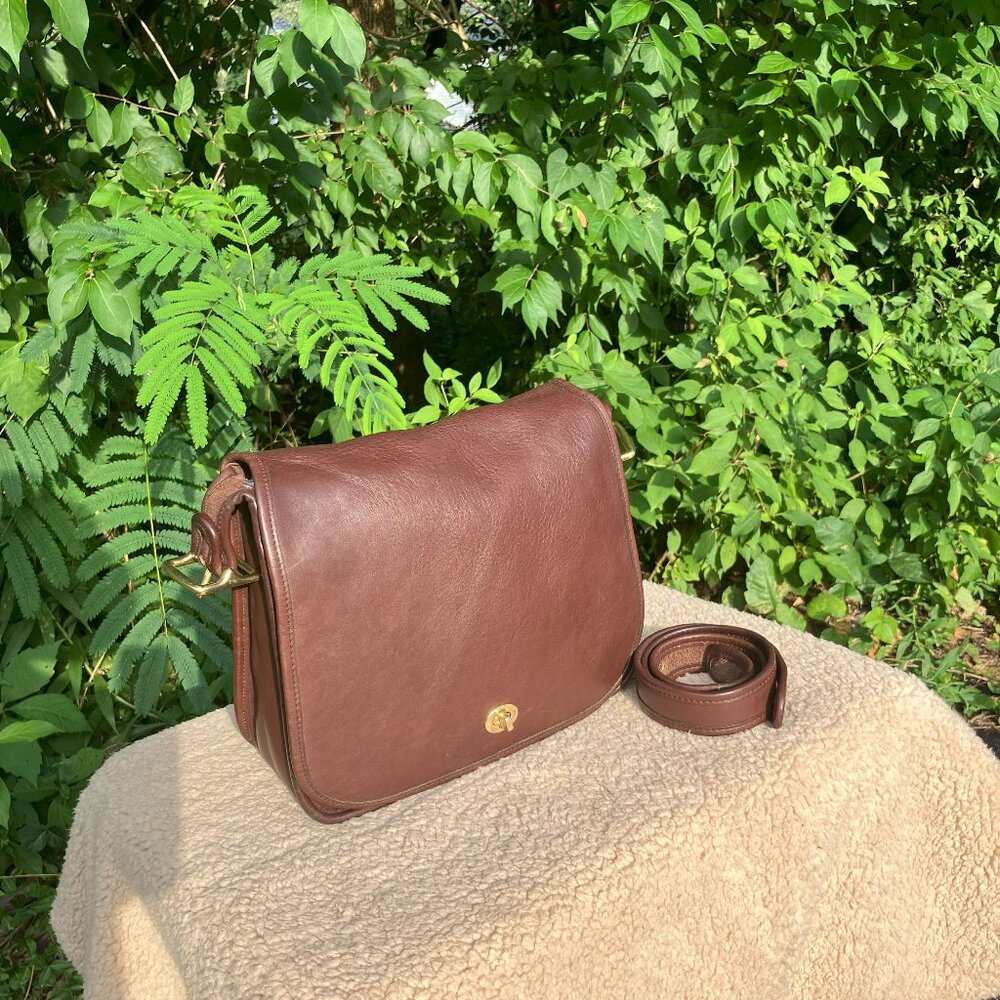 SOLD**Vintage Coach GUC Stewardess  Bag 9525,  in Mahogany,